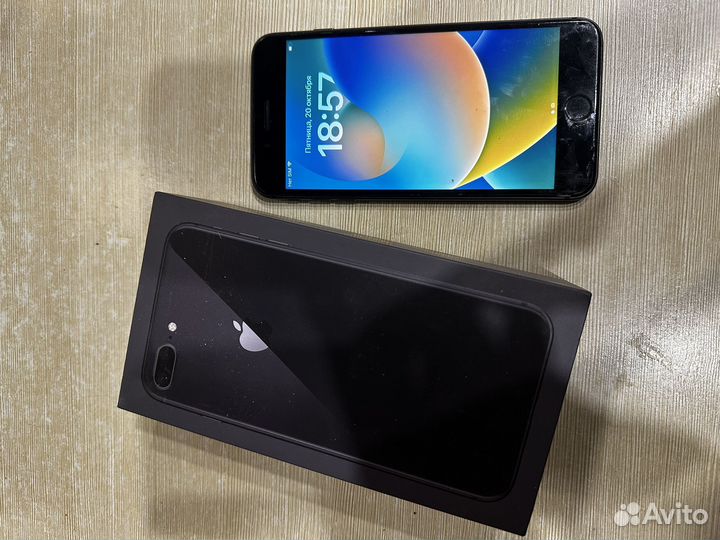 iPhone 8 Plus, 64 ГБ