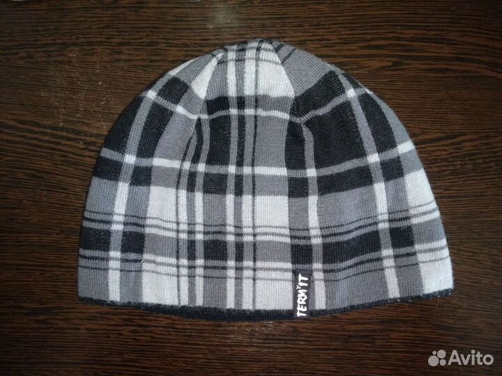 Продам шапку вязаную,зимнюю,двухстороннюю -Termit