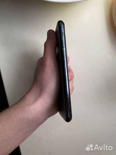 Телефон iPhone 11 про