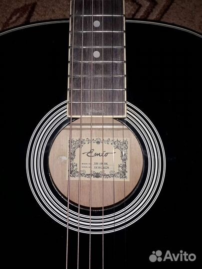 Акустическая гитара