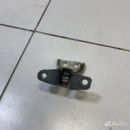 Петля двери задней правой верхняя Mitsubishi Pajer