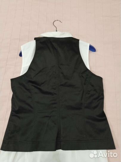 Жилетка черная 44-46 размер