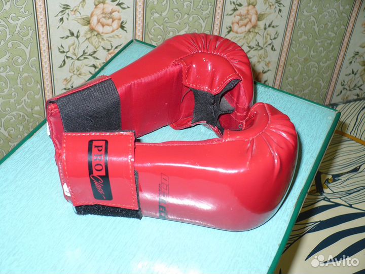 Перчатки для единоборств