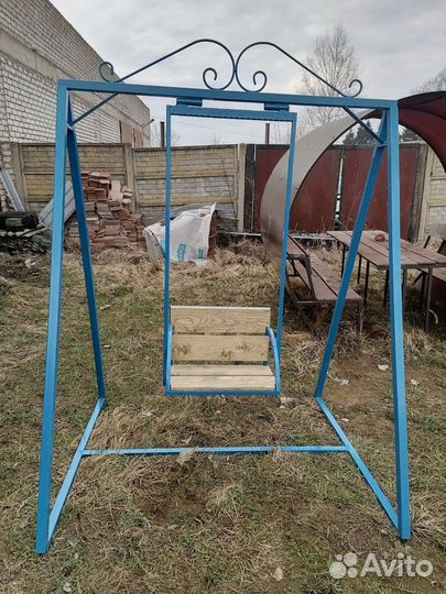 Детские качели уличные