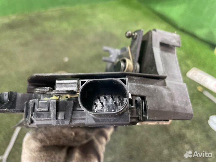 Замок боковой двери задний левый Bmw X5 E53 N62B44