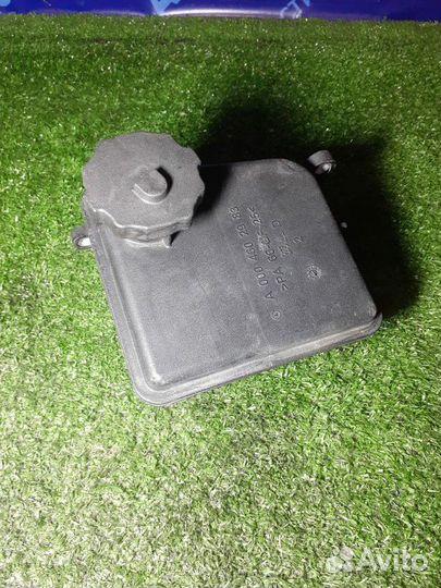 Бачок гидроусилителя руля Mercedes-Benz E250 W212