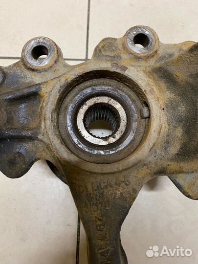 Кулак поворотный передний правый Ford Focus 3