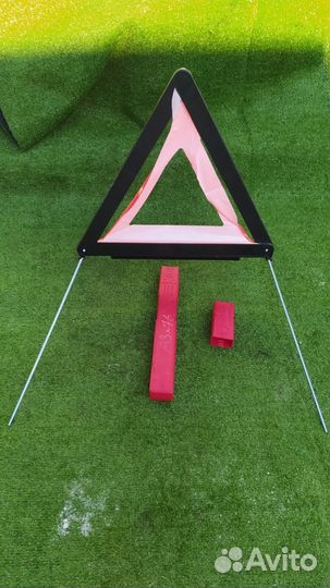 Знак аварийной остановки Audi A3 sportback CDA 1