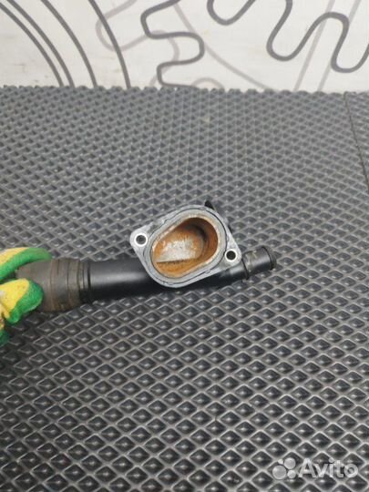 Фланец системы охлаждения Volkswagen Touran 1