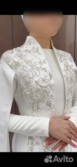 Платье на никах