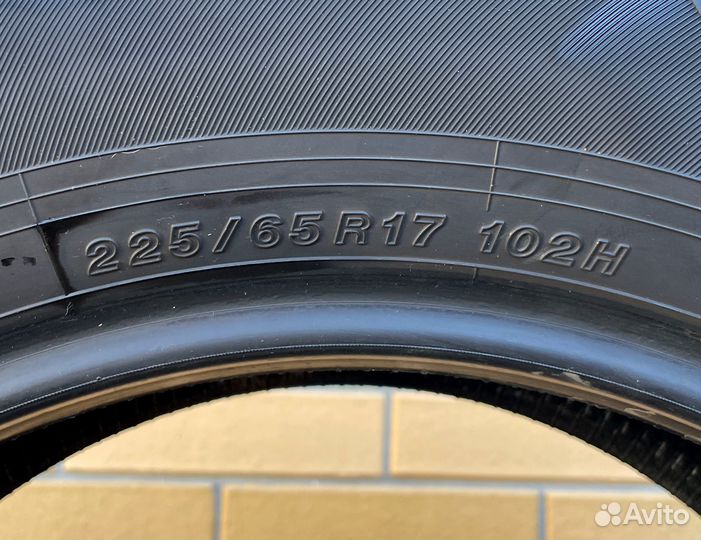 Yokohama BluEarth-XT AE61 225/65 R17 102H