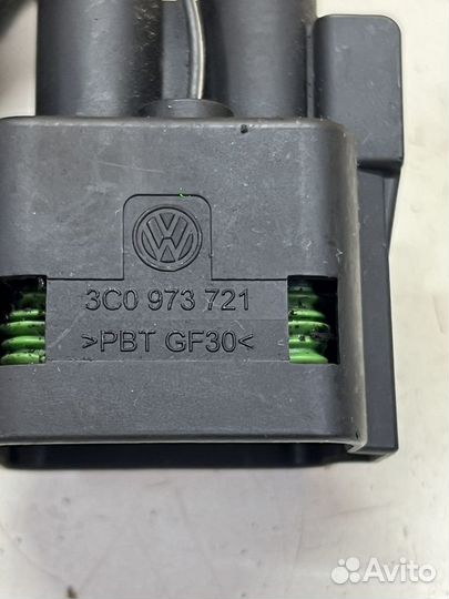 Реле обогрева лобового стекла VW Passat B6