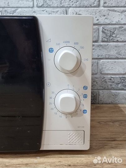 Микроволновая печь Samsung ME711KR