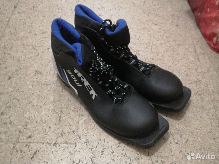 Лыжные ботинки состояние идеальное