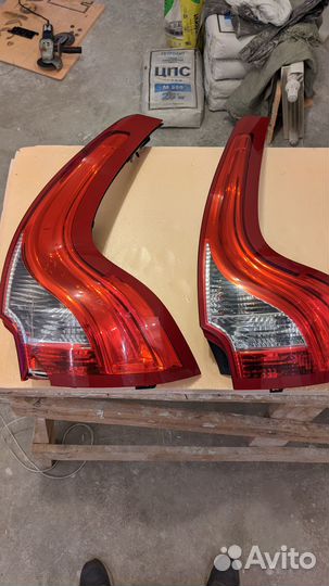 Volvo XC60 задний правый фонарь (2 шт с дефектами)