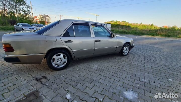 Mercedes-Benz W124 2.0 AT, 1991, 295 965 км