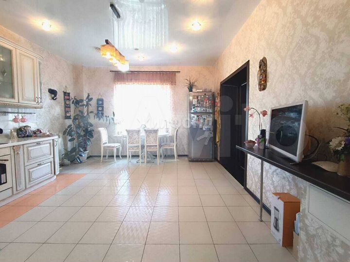 Коттедж 560 м² на участке 30 сот.