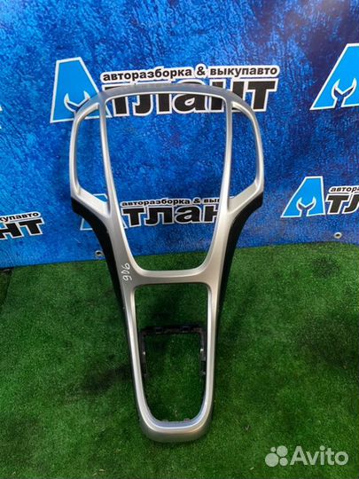 Консоль центральная Opel Astra J универсал A16XER