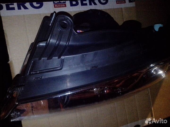 Фара левая для Kia Cerato 04-06 для амер. рынка