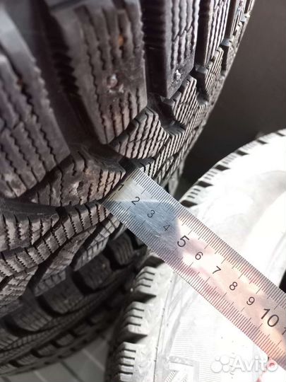 Bridgestone Blizzak Spike-01 235/65 R17 108T