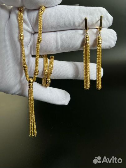 Золотые серьги и колье