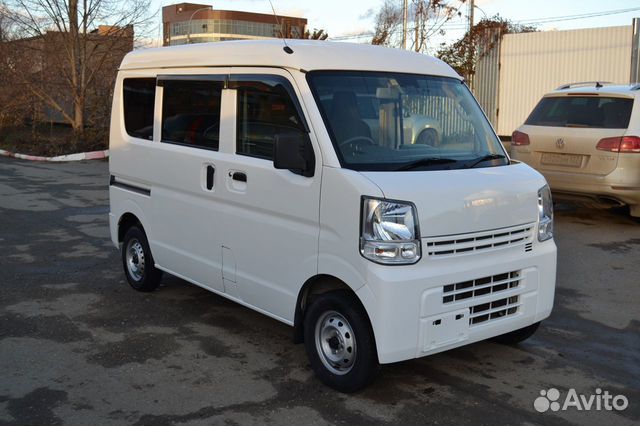 Nissan nv100