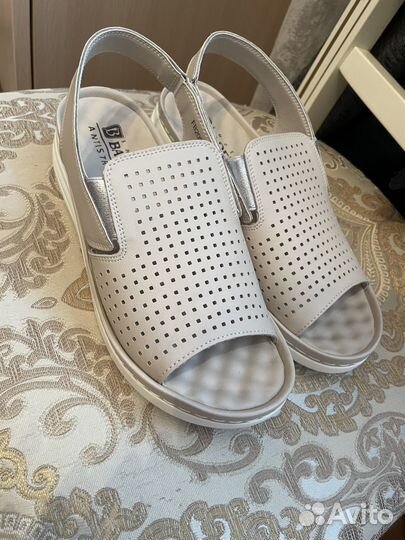 Босоножки женские