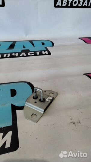 Ответная часть замка багажника Tesla Model S 2012