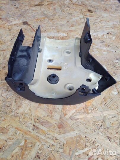 Кожух рулевой колонки Opel Astra J седан 1.6