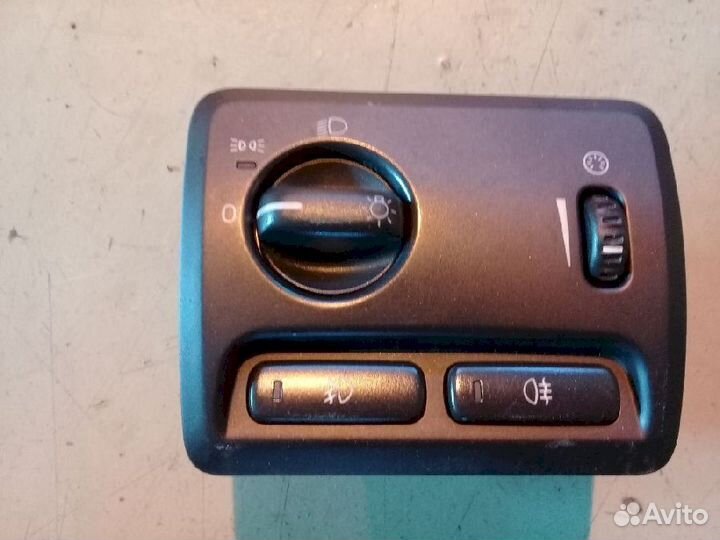 Блок включения фар 8691748 Volvo S60 V70 XC70 V70