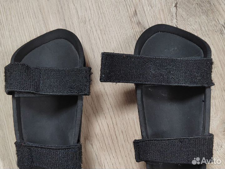 Щитки футбольные