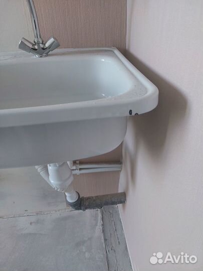 Раковина эмалированная со смесителем