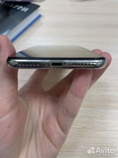 iPhone X, 64 ГБ