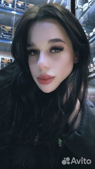 Официант,бармен,помощник повара,администратор