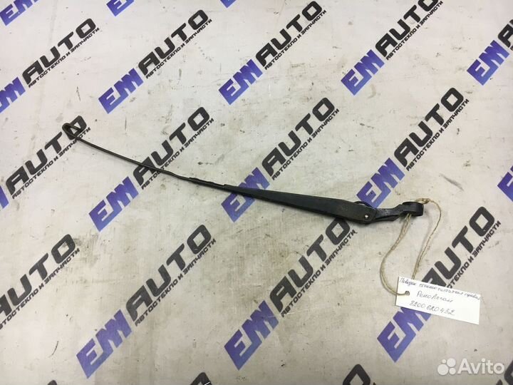 Поводок стеклоочистителя левый Рено Логан