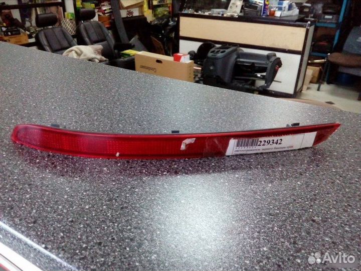 Катафот заднего бампера правый Mercedes Gle