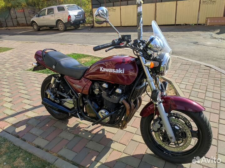 Kawasaki ZR750 2005 год