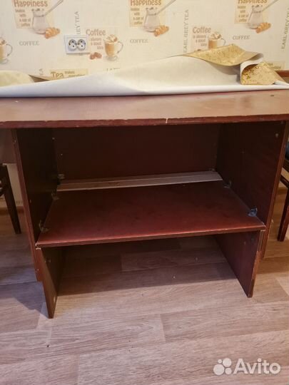 Стол обеденный