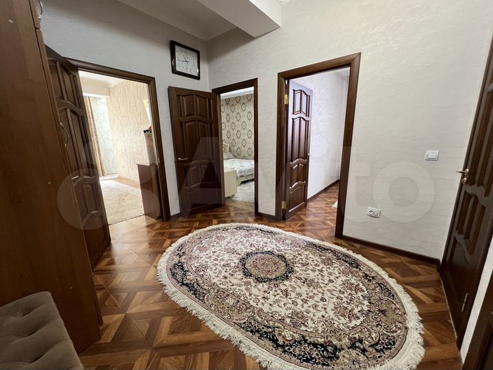 3-к. квартира, 70 м², 2/5 эт.