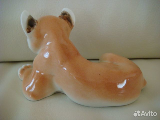 Фарфоровая статуэтка 