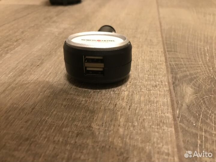Автомобильная зарядка для телефона, два USB порта