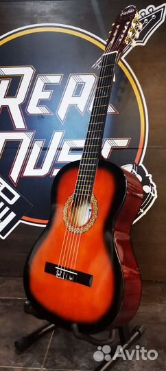 Классическая гитара 4/4 + акссесуар