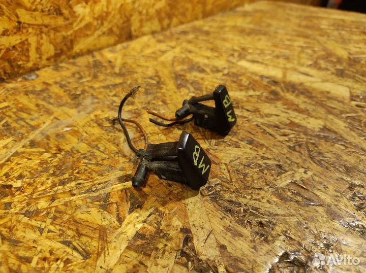 Форсунка омывателя Mercedes W202