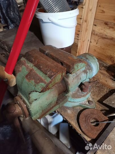 Продам тиски