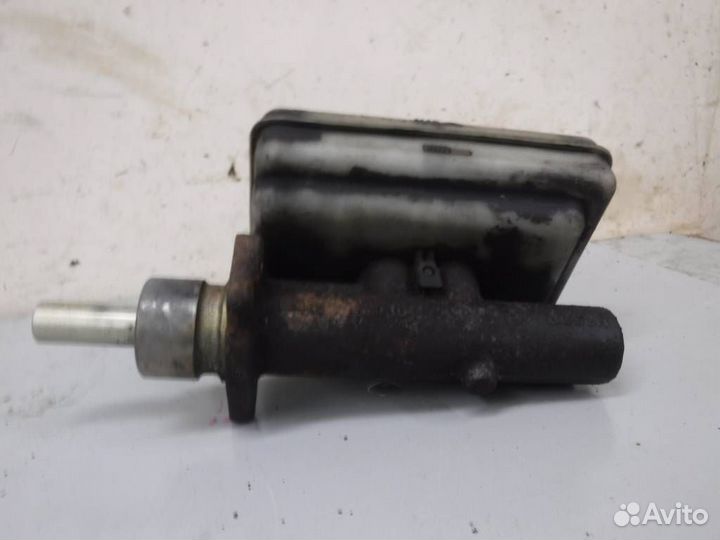 Цилиндр тормозной главный