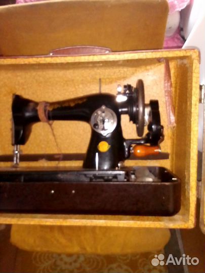 Швейная машина Подольск ручная