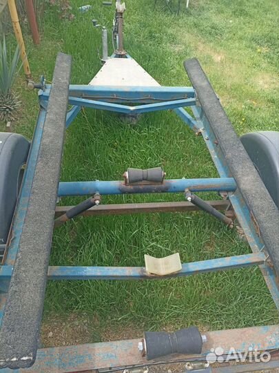 Лодочный прицеп