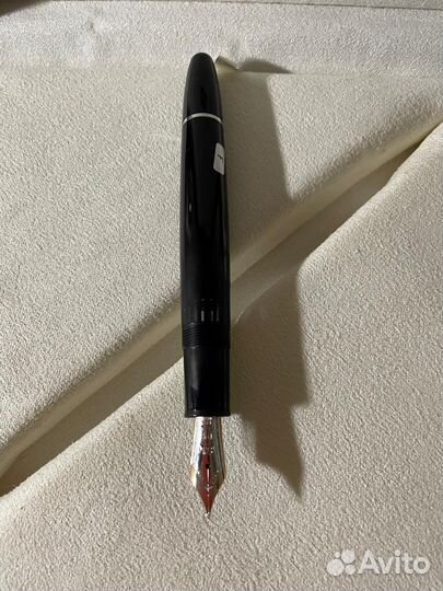 Montblanc перьевая ручка