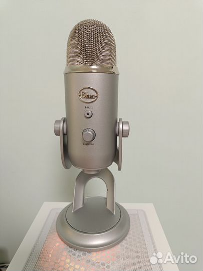 Микрофон blue yeti