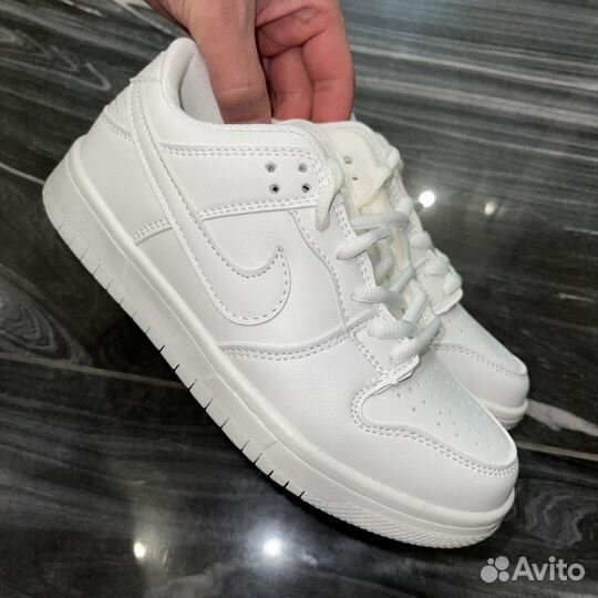 Кроссовки Nike SB Dunk low white